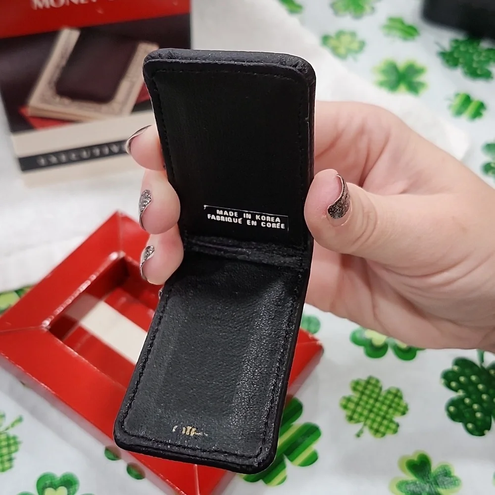 VINTAGE TOTES BLACK EXECUTIVE CLUB MONEY CLIP
